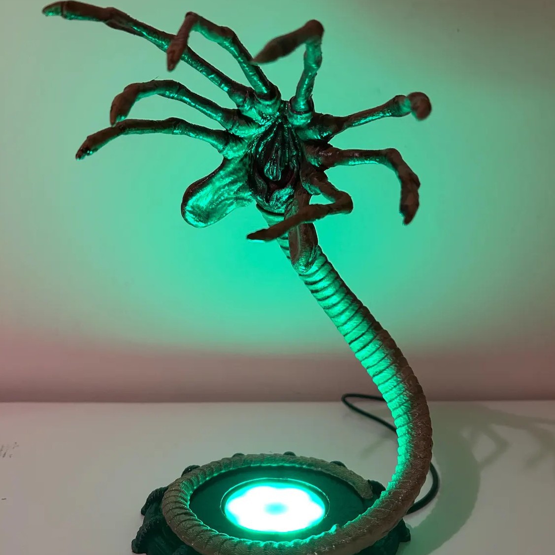 Lámpara Alien Facehugger, Luz  - Halloween Pumpkin Decor Led reseña y precio